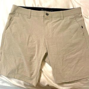 Vuori Aim Men's khaki short